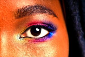 Winged eyeliner look showing how to make eyeliner wings for beginners